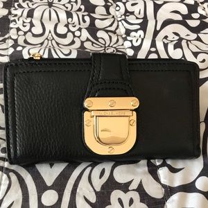 Michael Kors black wallet 📌SOLD📌